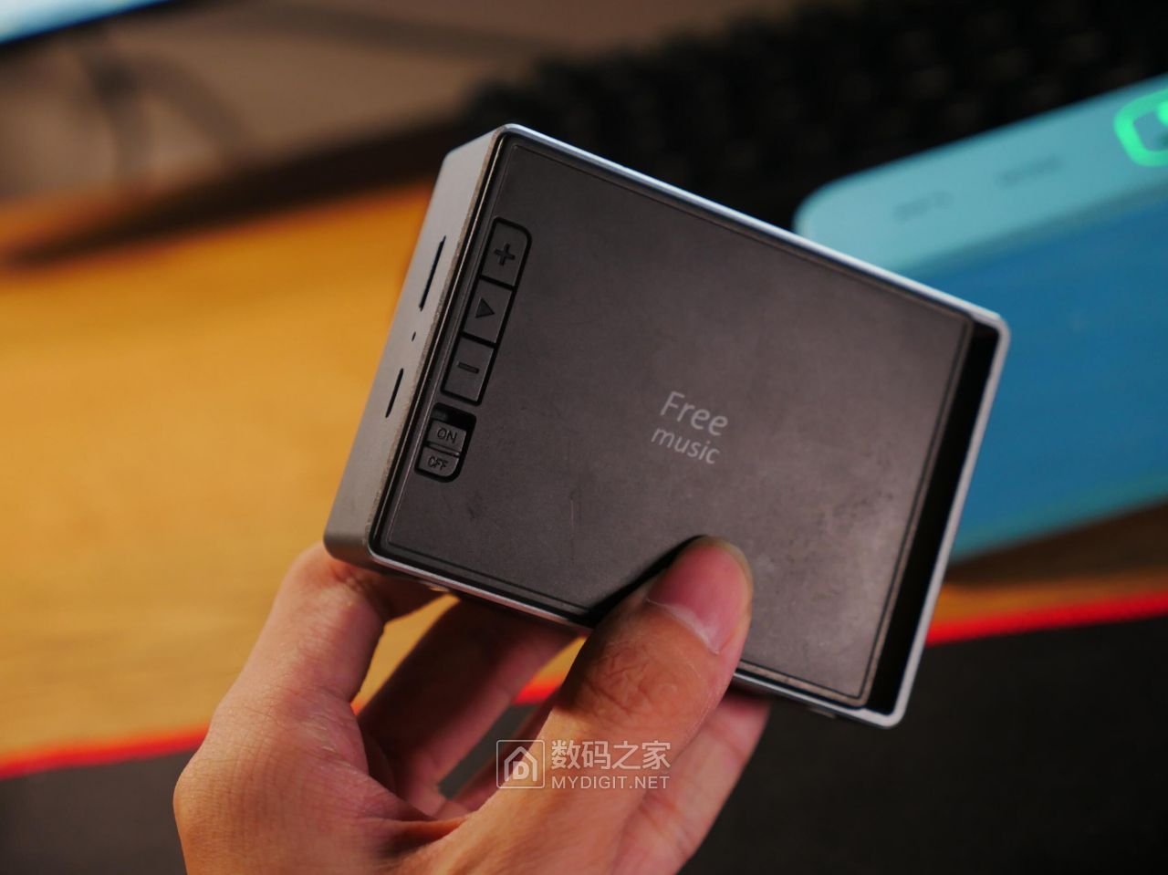 两个蓝牙音箱doss灵动和q9