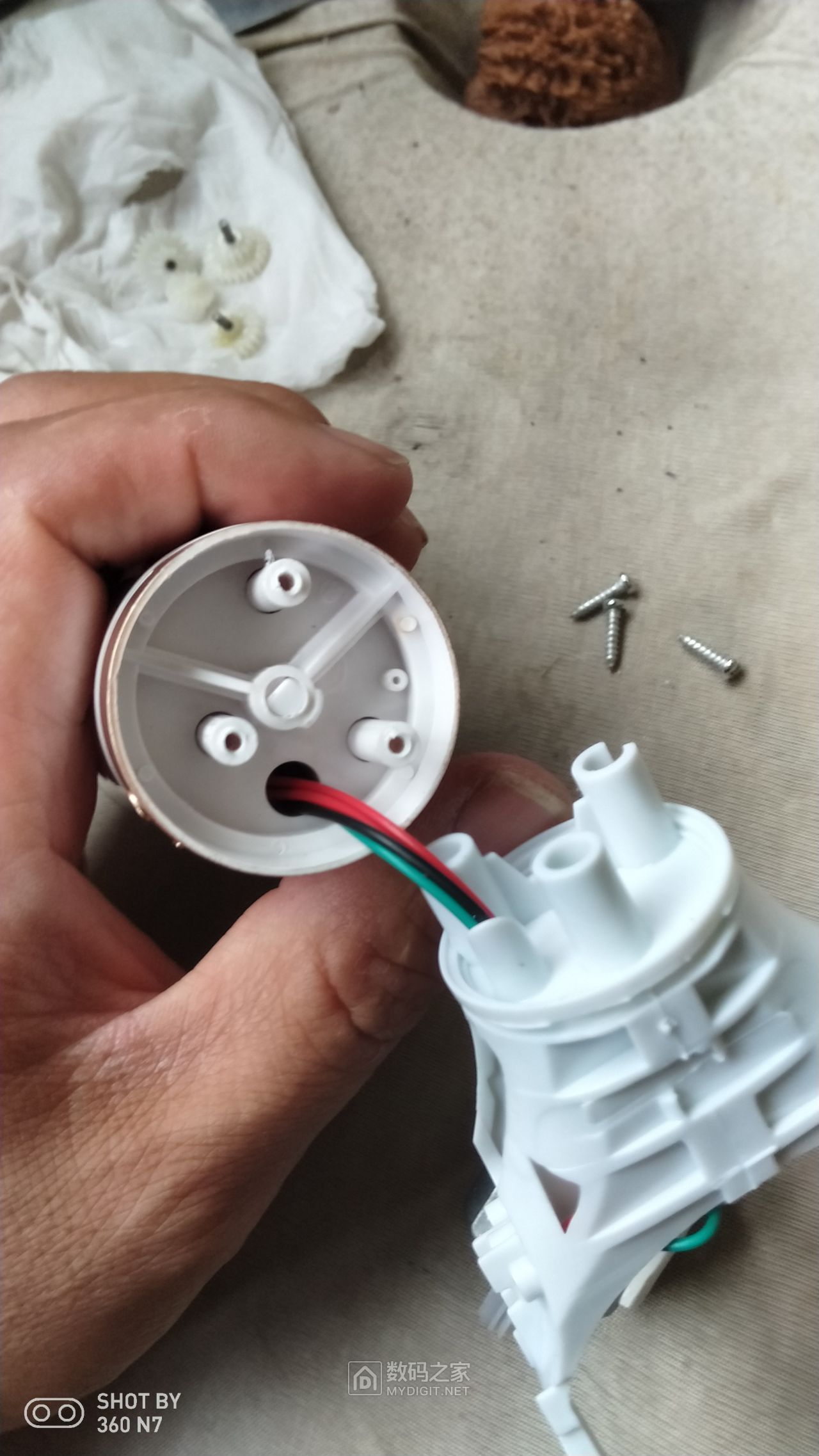 又剁手了买了个磨脚神器先拆了看看璐瑶ly9618电动磨脚器