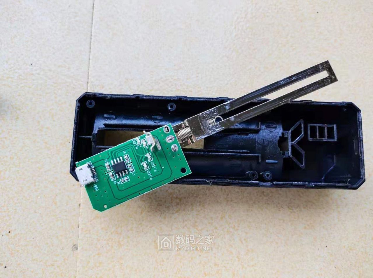 闲着蛋痛jd001买个18650锂电池充电器测试拆解