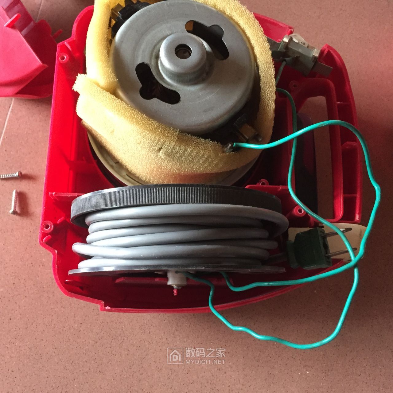 拆一个快30年的快乐牌吸尘器