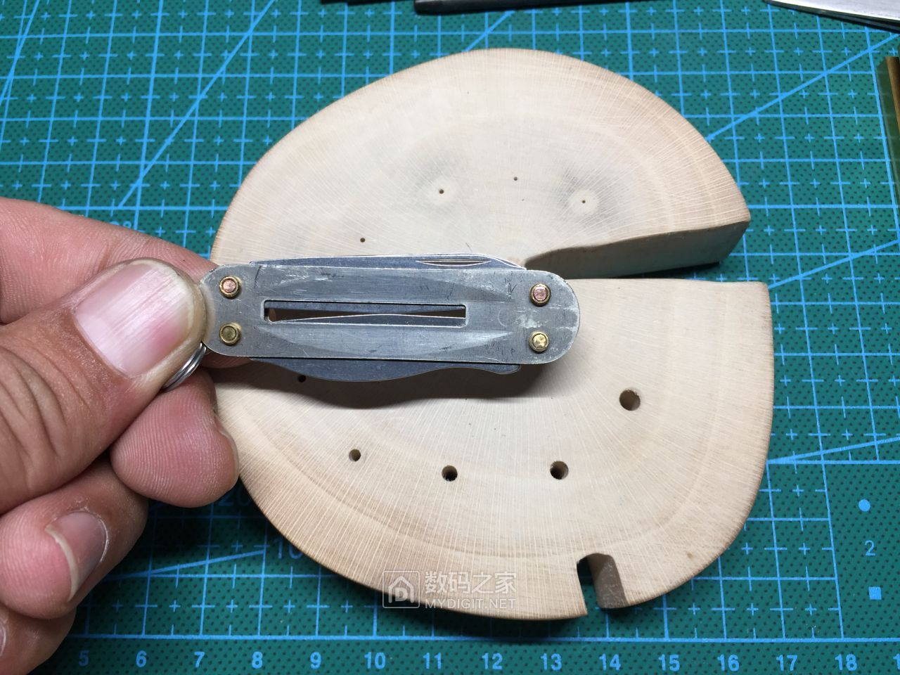 拆解瑞士军刀迷你58mm司号员06163更换刀簧