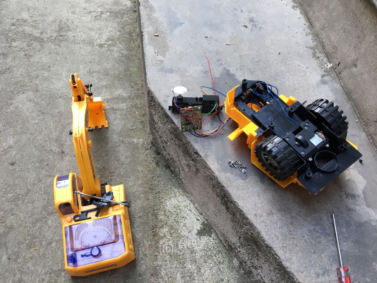 遥控玩具挖掘机修理图片