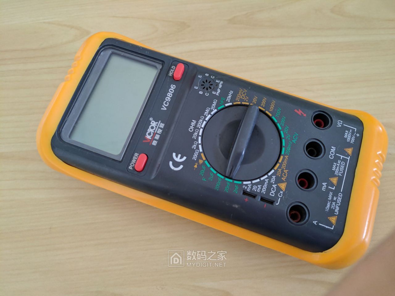 被同事辣手摧花的2001年产胜利vc9806万用表做工现在的没法比