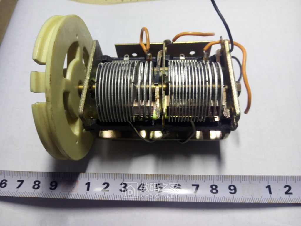 非常漂亮的复旦空气四联可调空气电容45元晚上拍不出效果来实际