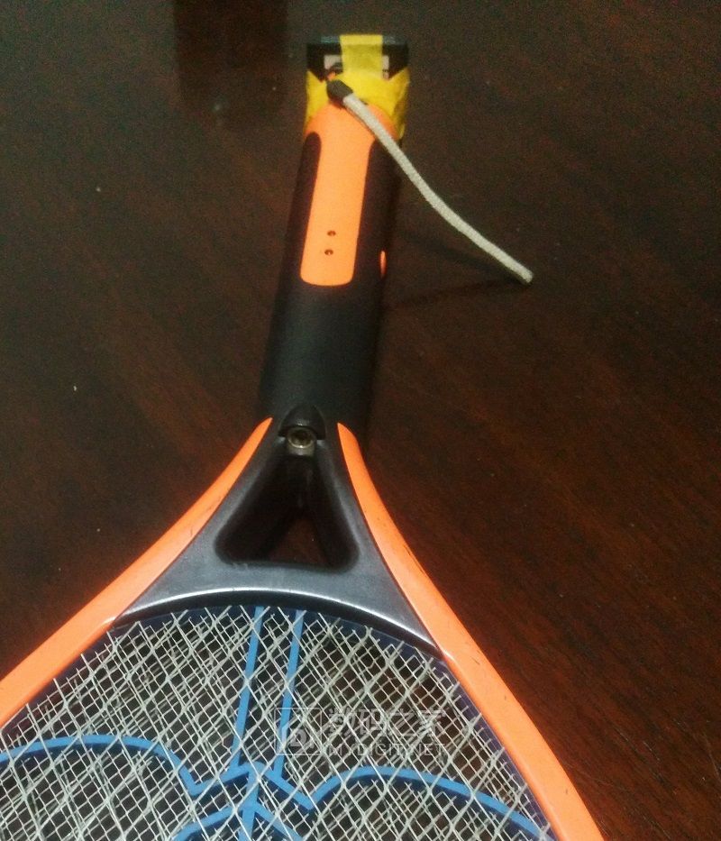 雅格电蚊拍维修一例