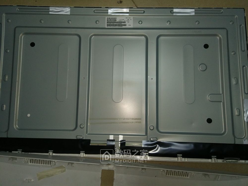 被人砸坏的飞利浦32寸液晶显示器327e8f