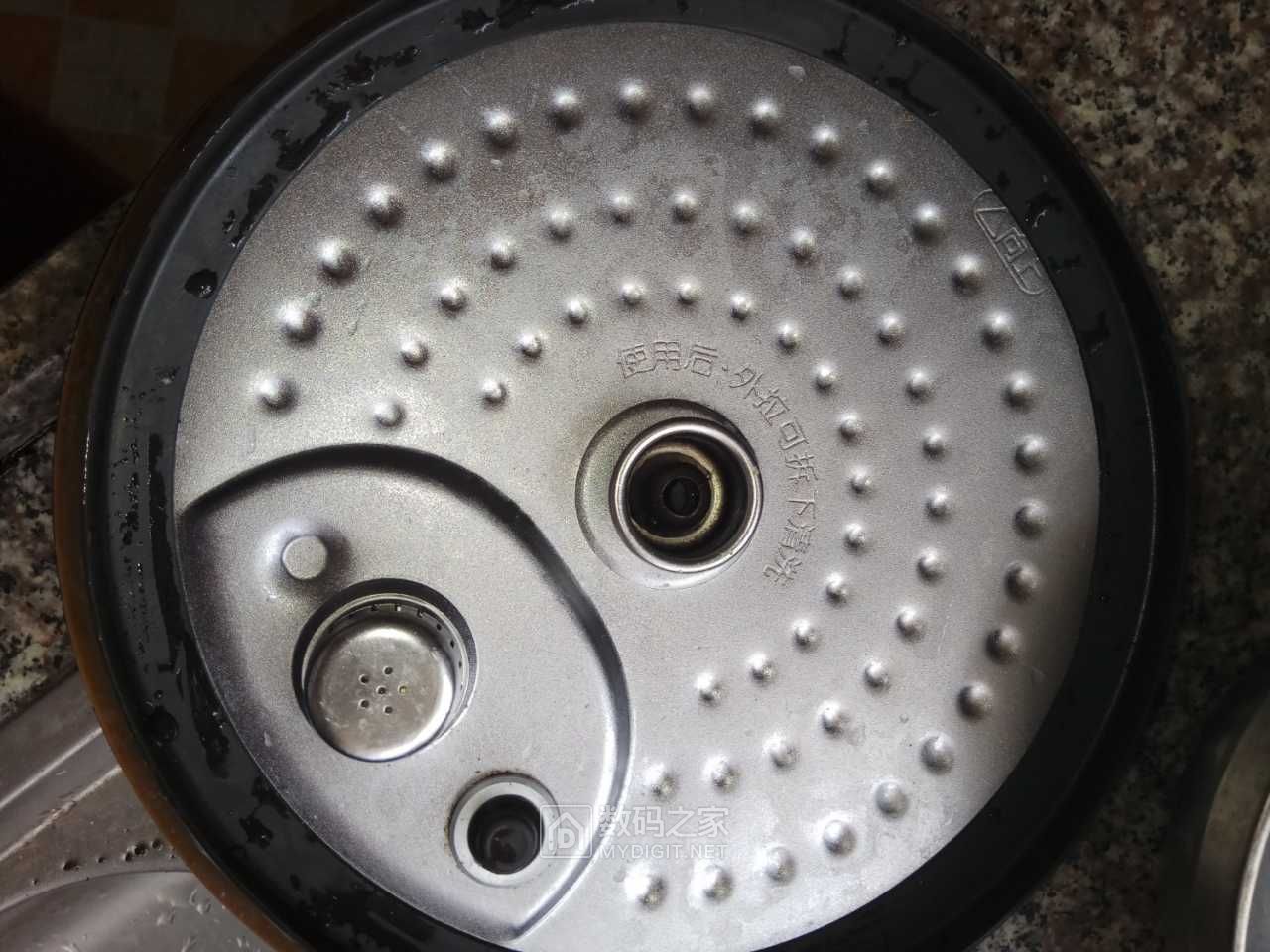 这美的电压力锅胶圈怎样拆