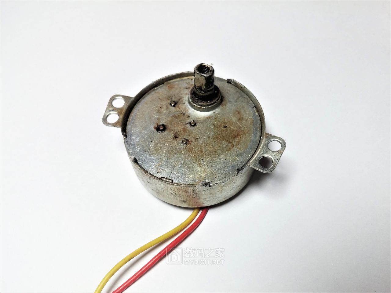 拆个塔扇的摇头电机简单说下工作原理