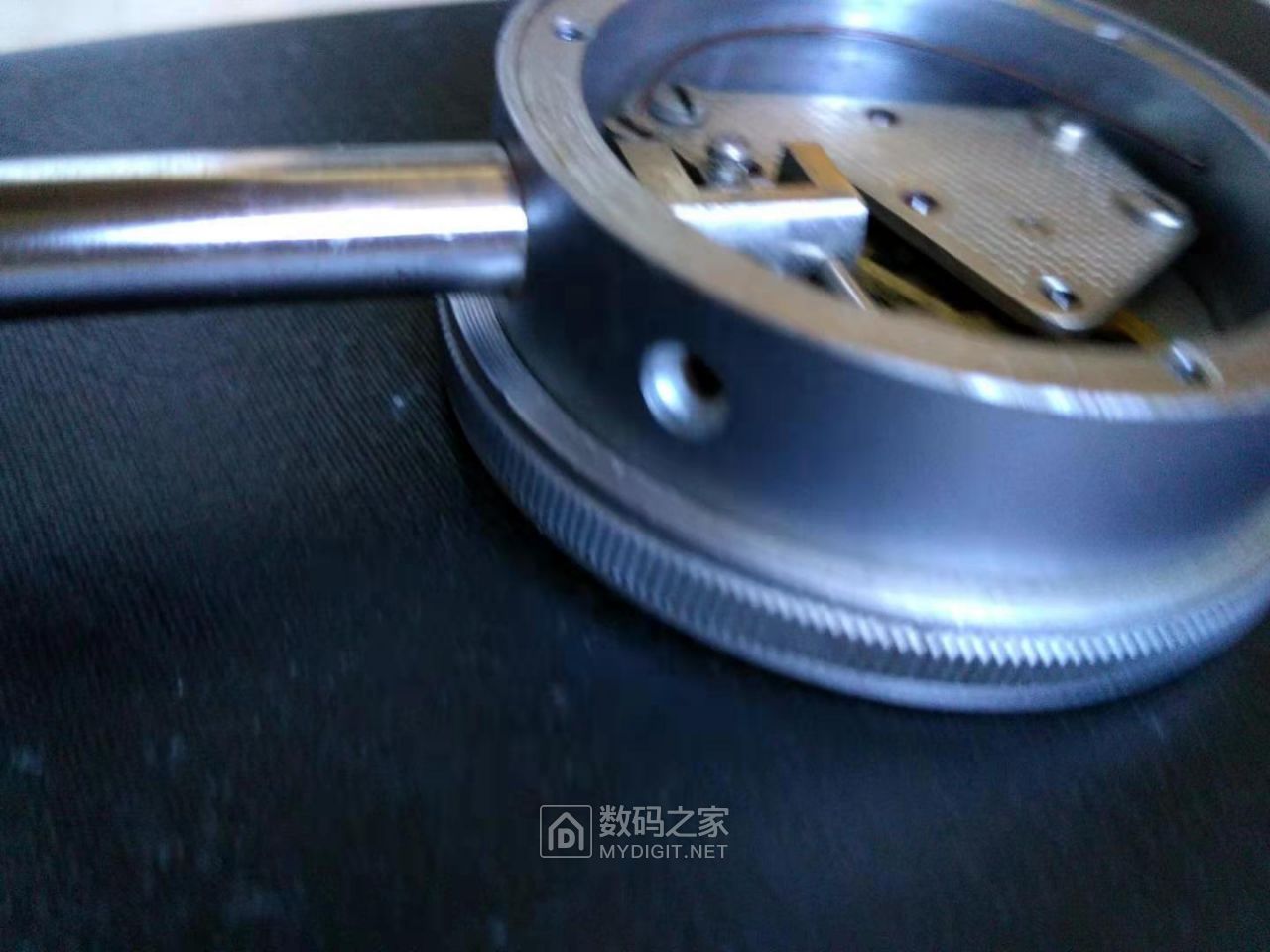 这螺丝孔做什么用的？