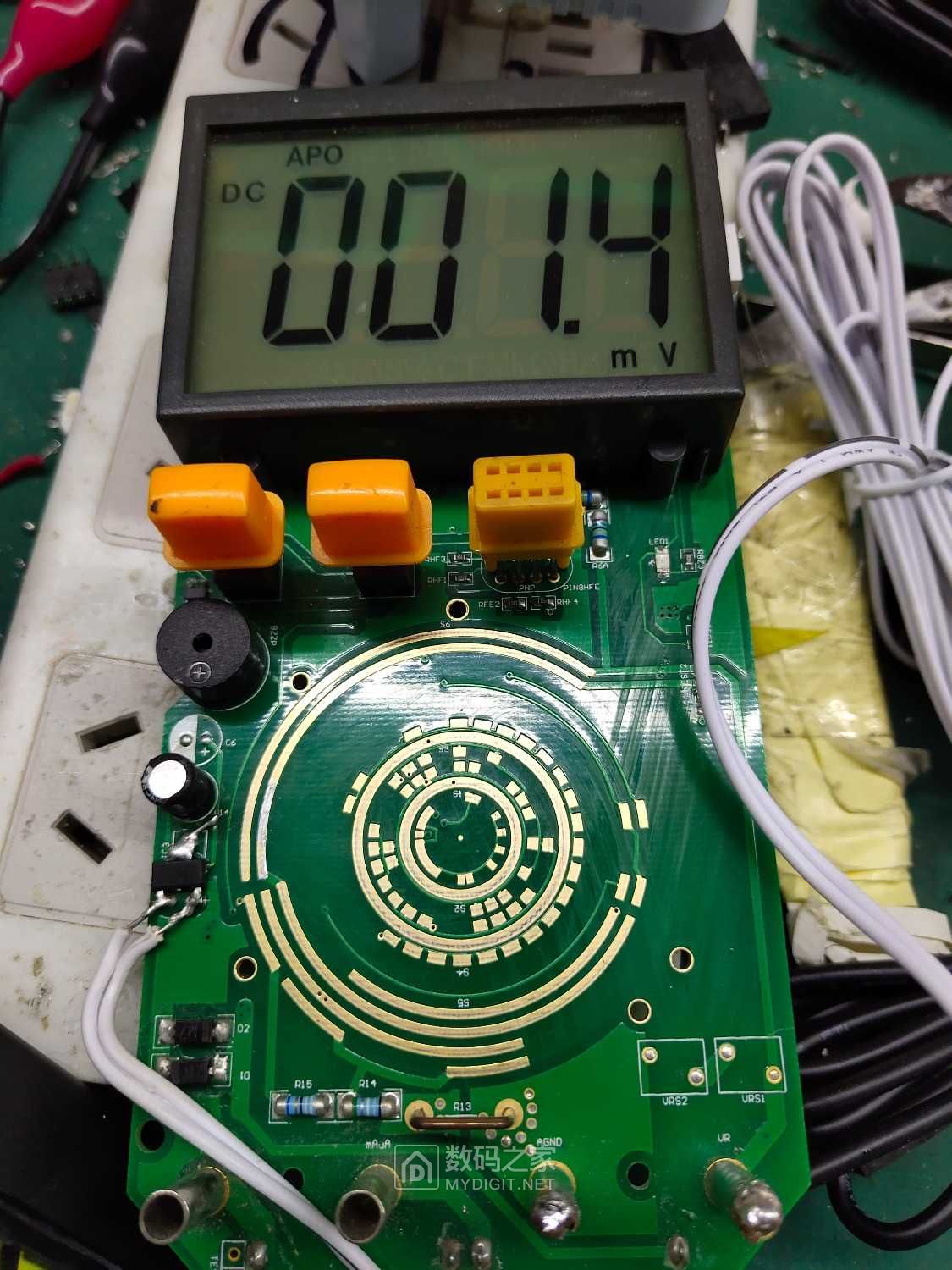 胜利万用表9804a不小心上来十二伏电压