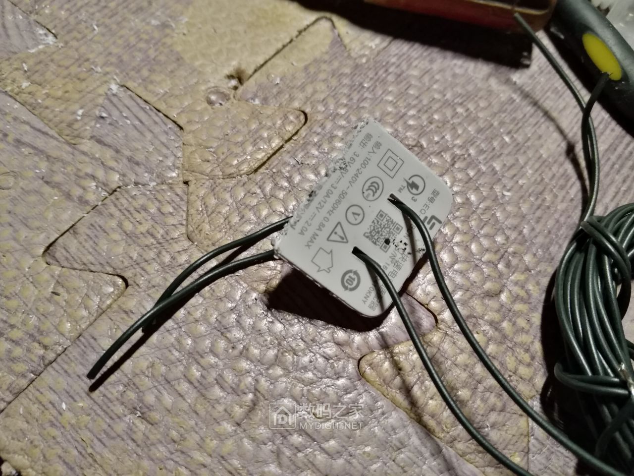 改造fy5老式警棒电池充电器