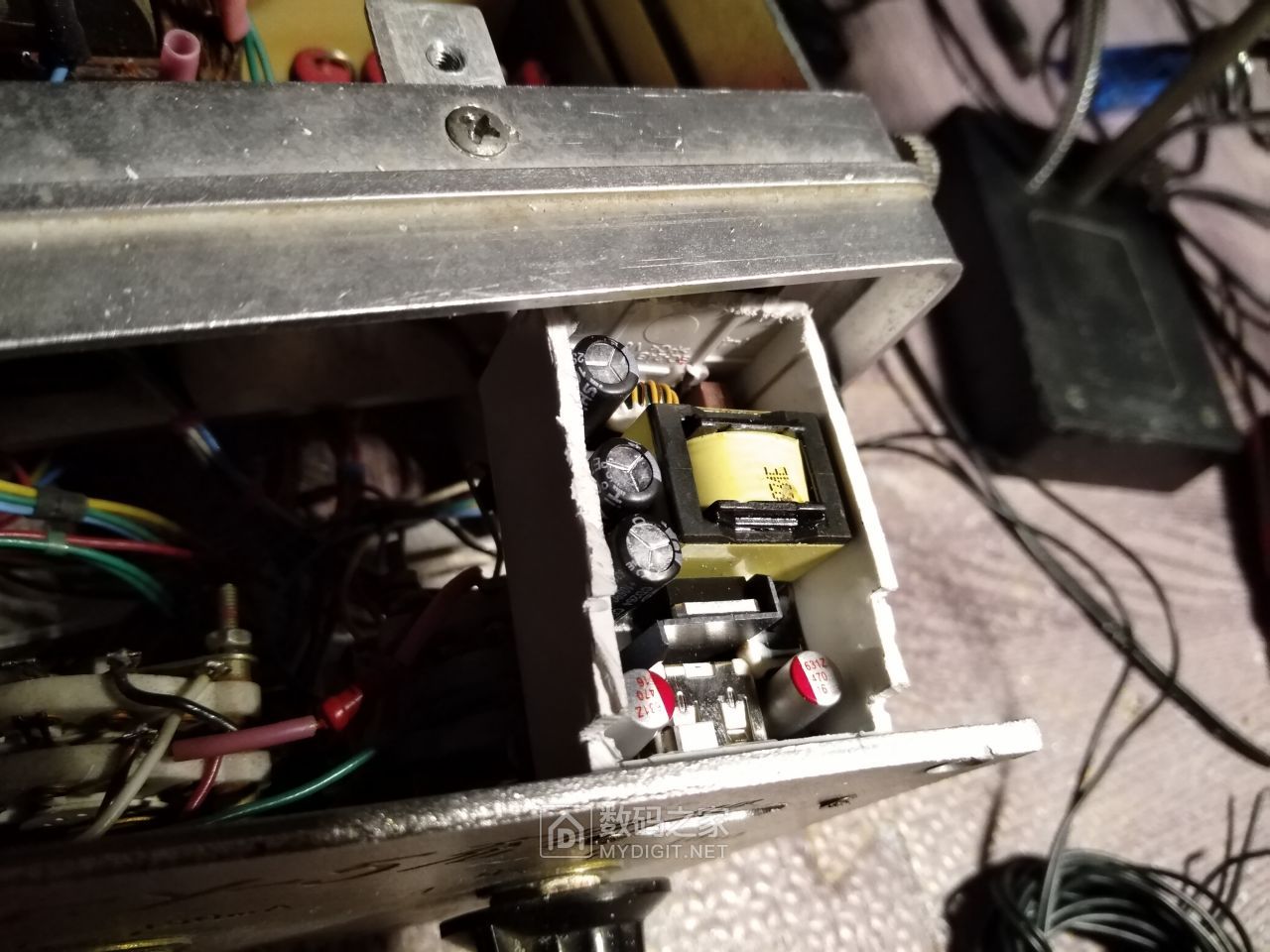 改造fy5老式警棒电池充电器