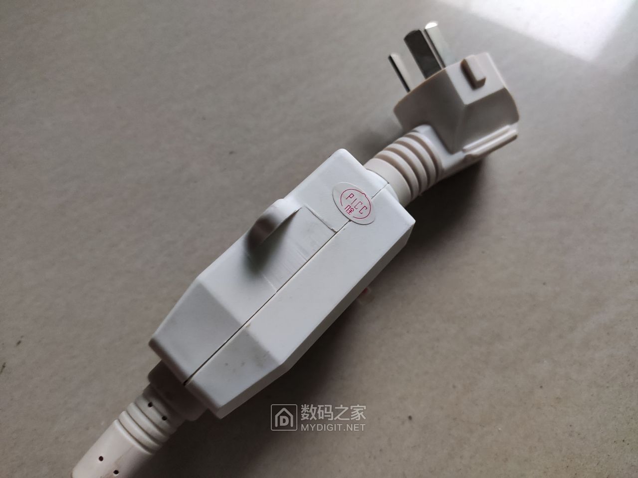 拆帅康电热水器漏电保护插头