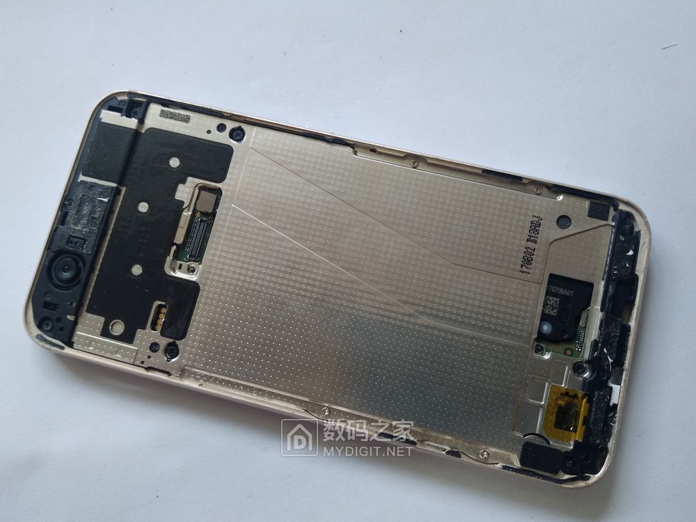 华为nova2更换带框屏幕总成 - 拆机乐园 数码之家