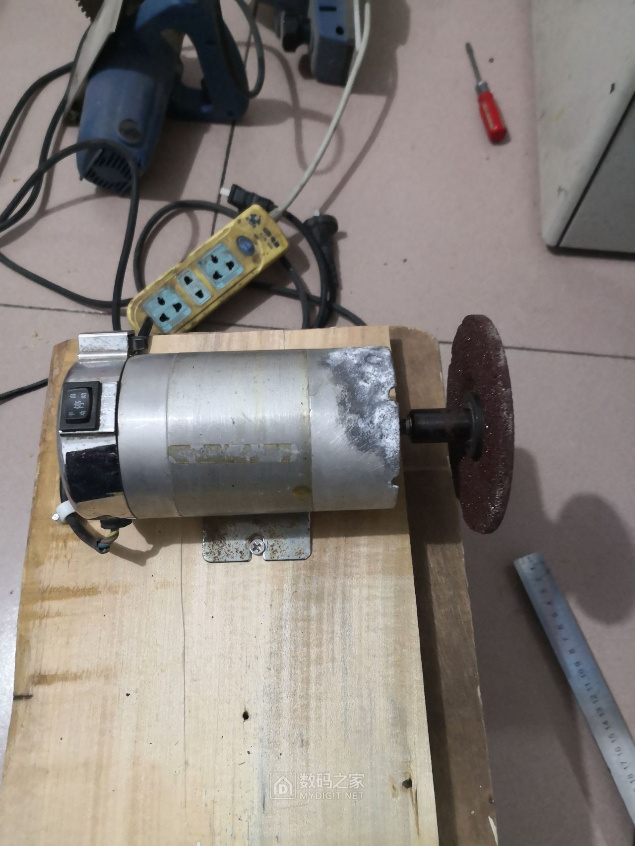 废电机做个砂轮机