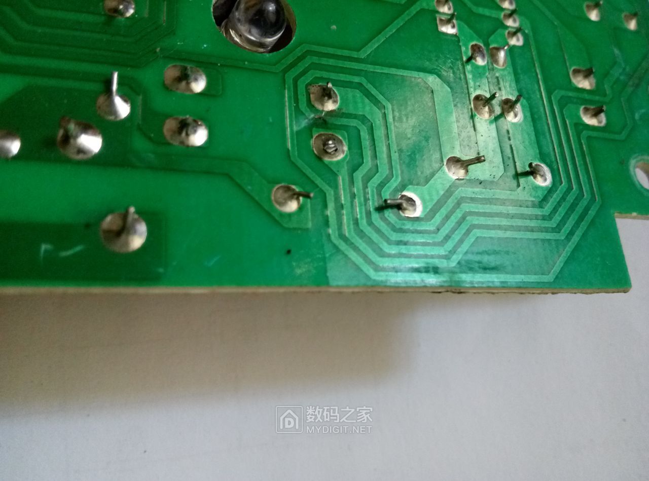 这里也破损了
