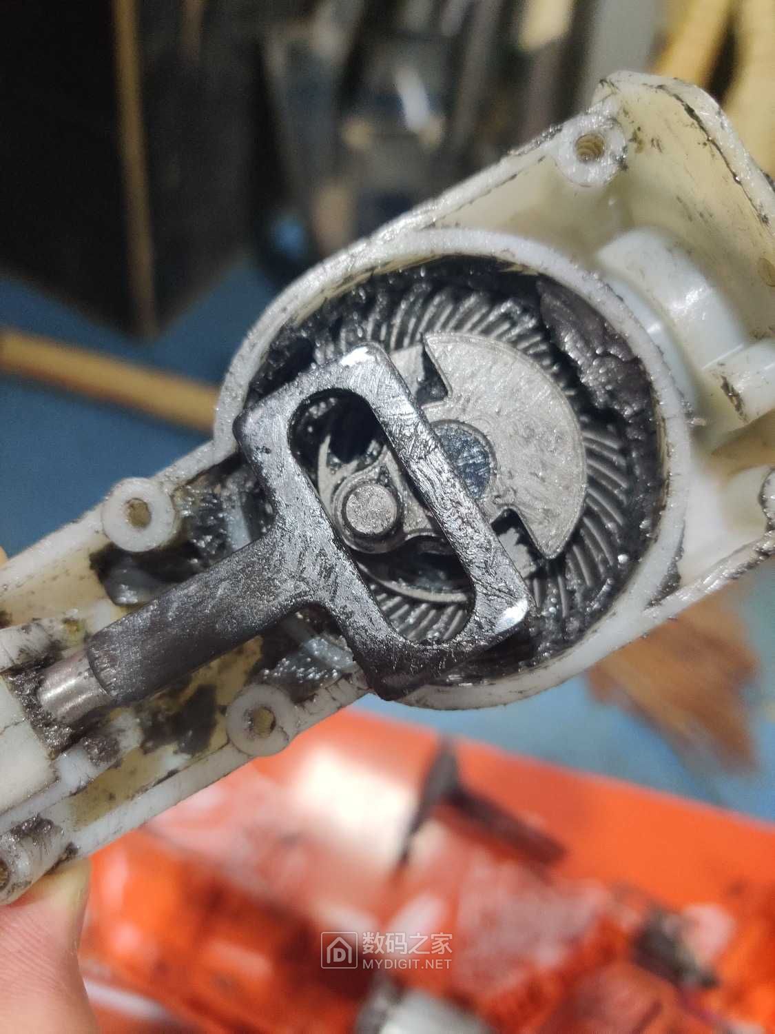 马刀锯齿轮怎么拆