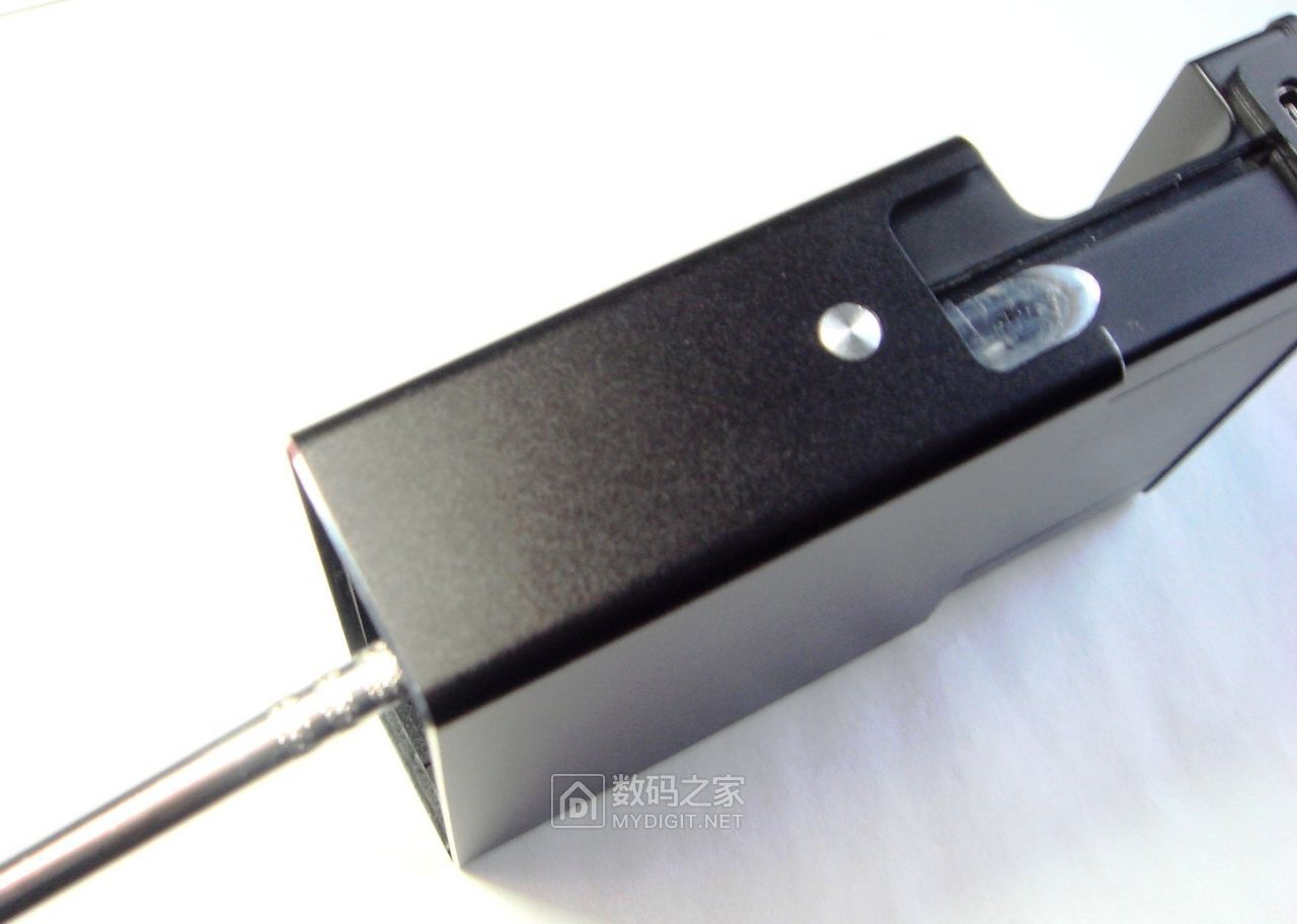 采用eta9640芯片的南卡n2蓝牙耳机充电仓拆测