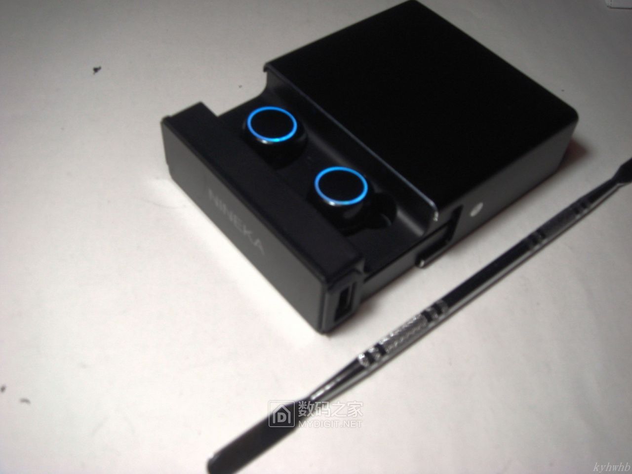 采用eta9640芯片的南卡n2蓝牙耳机充电仓拆测