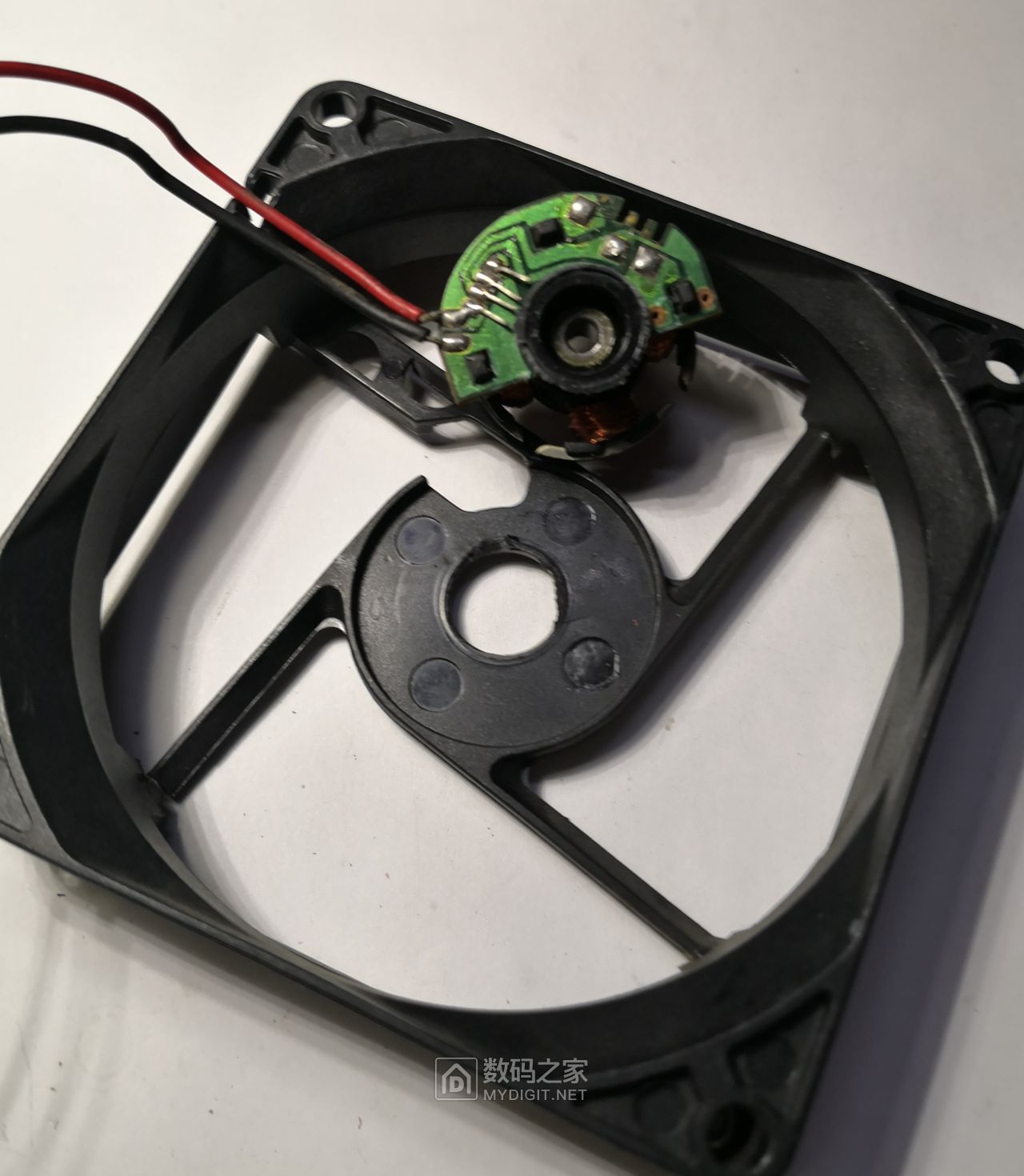 拆修3只12v的散热风扇,顺便看看电路结构 - 拆机乐园 数码之家