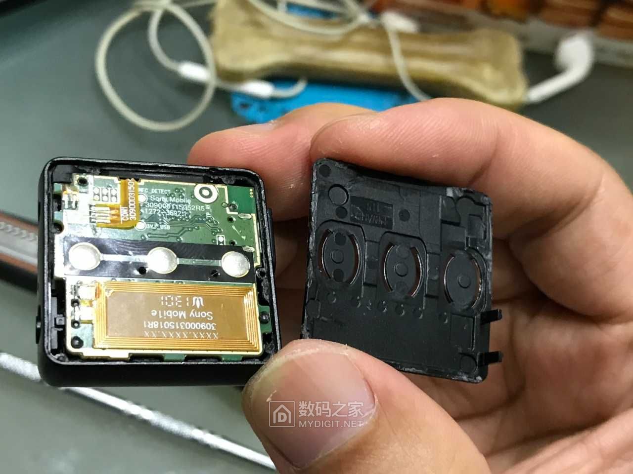 索尼sbh20领夹式蓝牙耳机完整拆机 教训 - 拆机乐园 数码之家