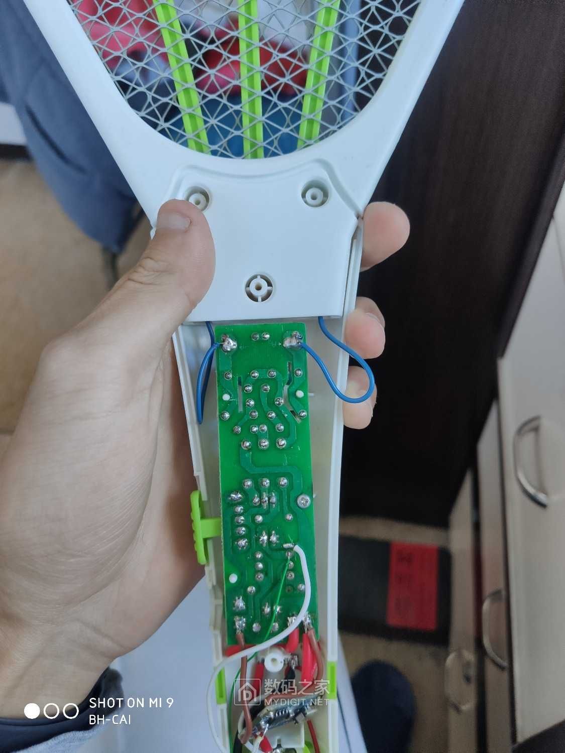 变形计-欧普特锂电电蚊拍的诞生