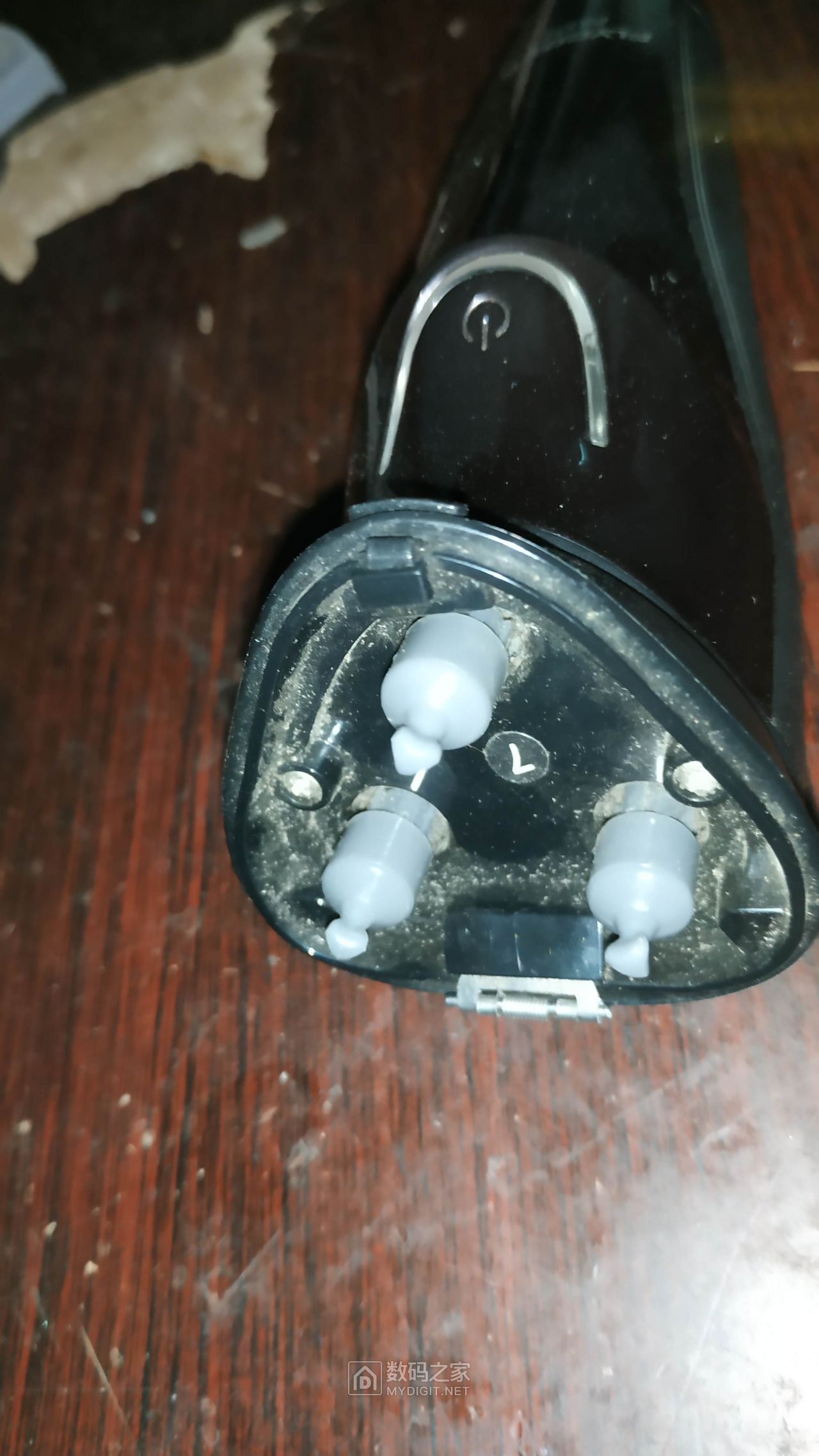 拆飞科剃须刀fs372得600mah镍镉电池两粒