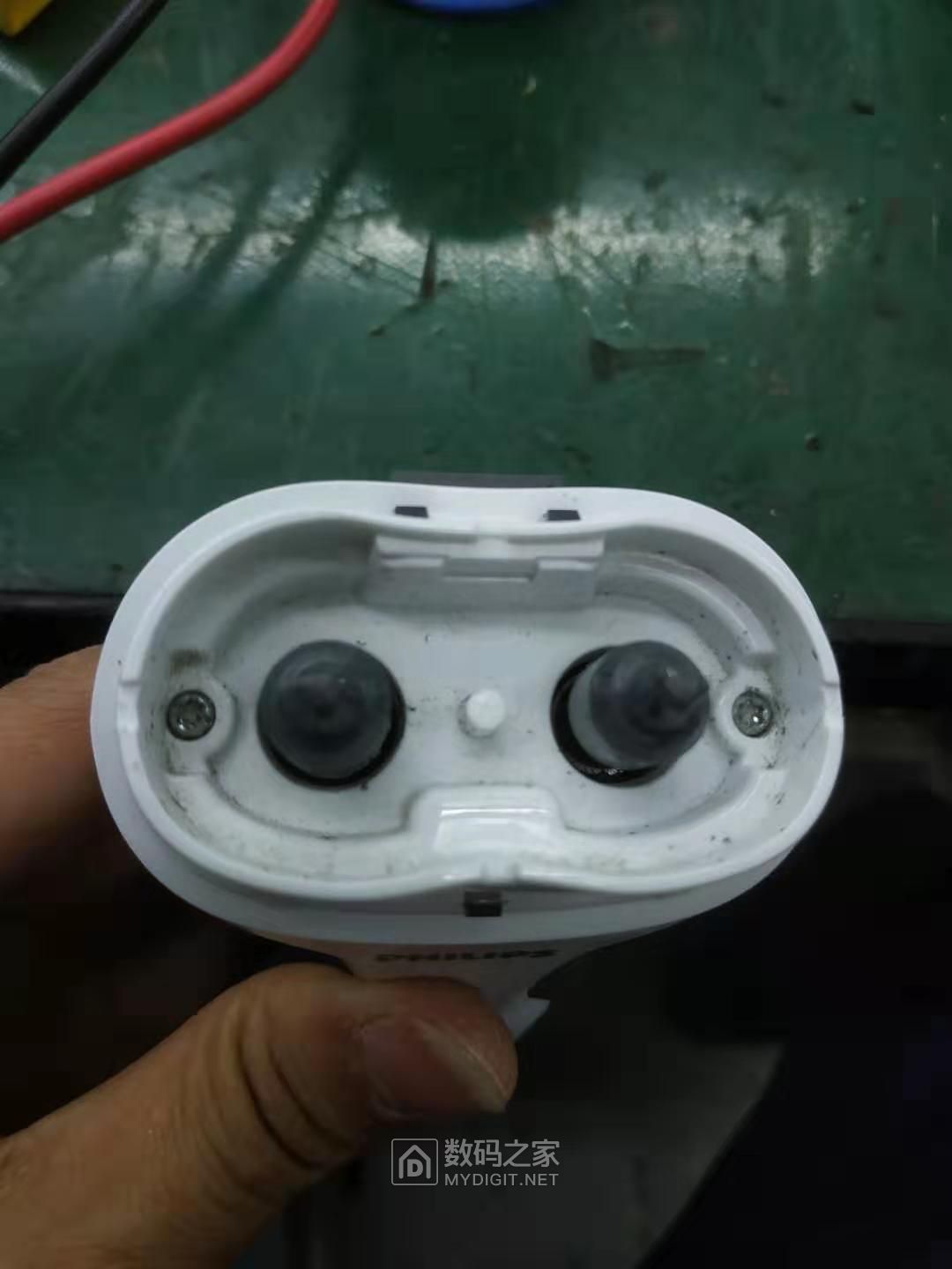 飞利浦s300电动剃须刀更换电池