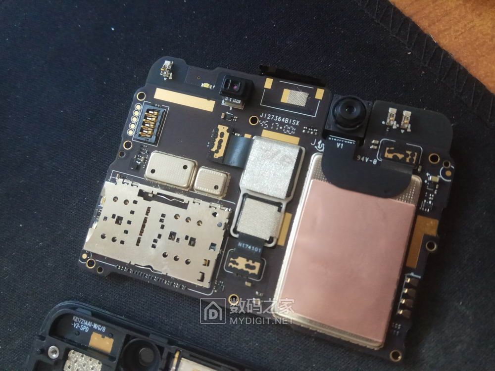 更换自己的魅蓝note6一体屏幕总成 - 拆机乐园 数码之家