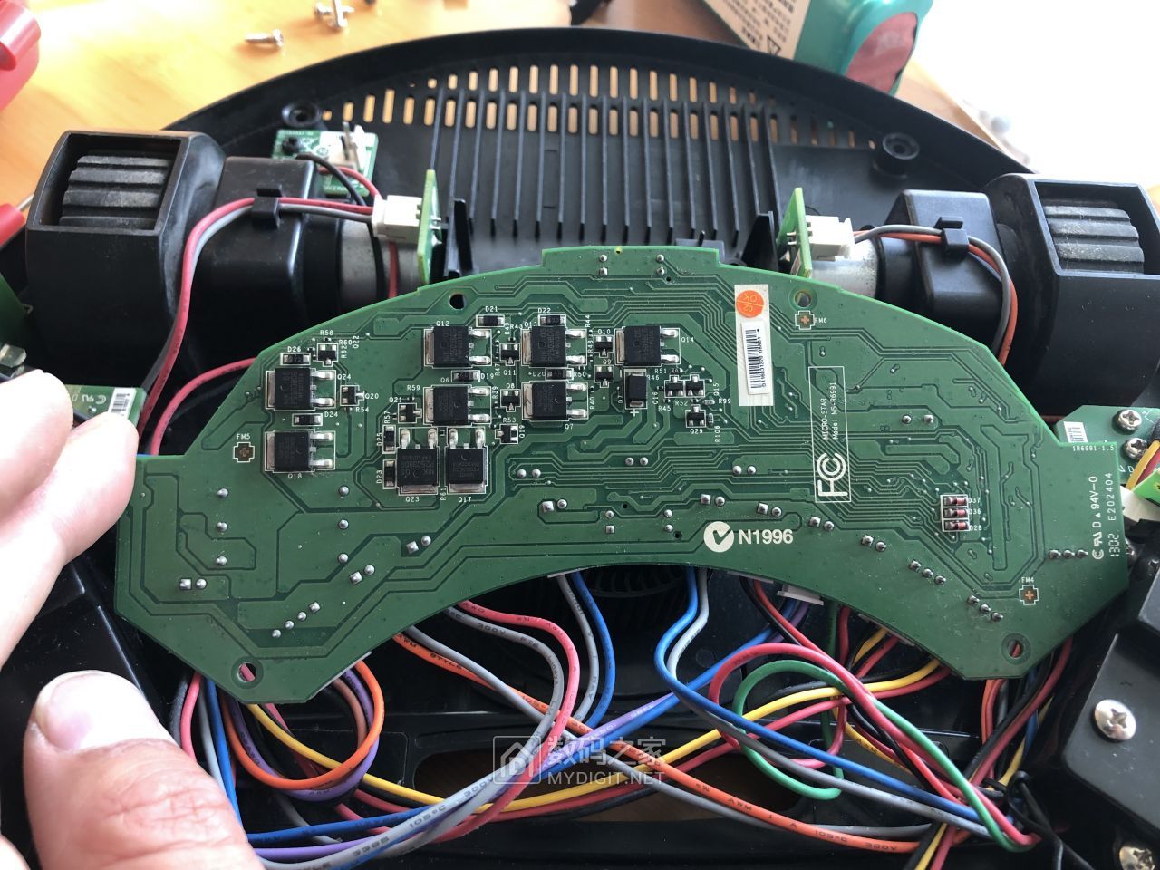 拆一个飞利浦扫地机型号忘了