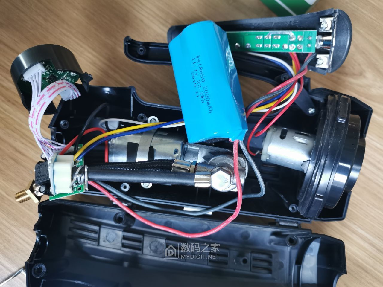 拆4合1车载吸尘器