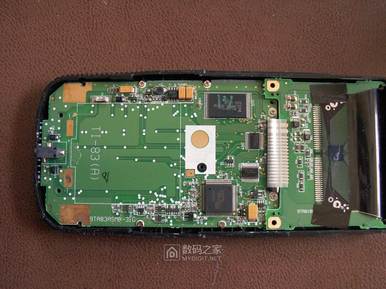 经典的美国德州仪器ti83plus图形计算器拆修