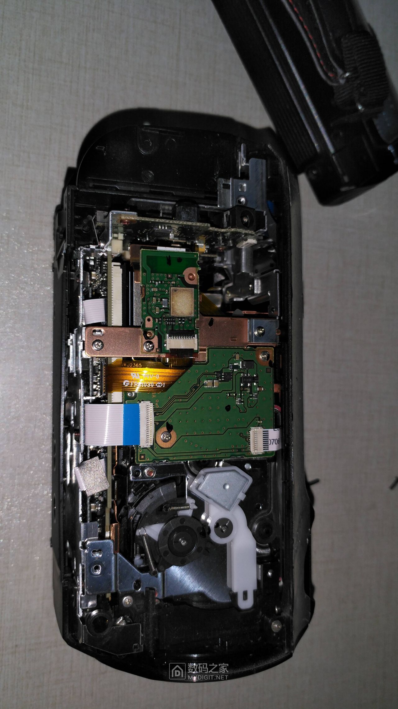 不完全拆解松下vx985摄像机 - 拆机乐园 数码之家