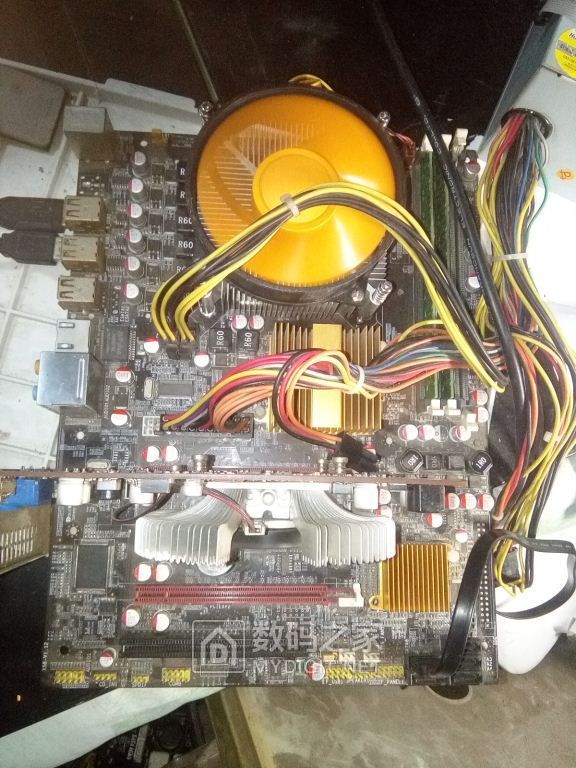 x58主板6核12线程e5645cpu4gddr31333内存显卡热管风扇196元拆机无修