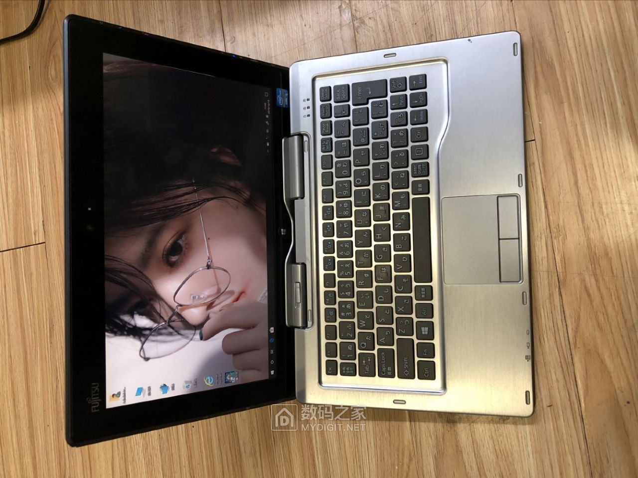 富士通q702二合一平板电脑