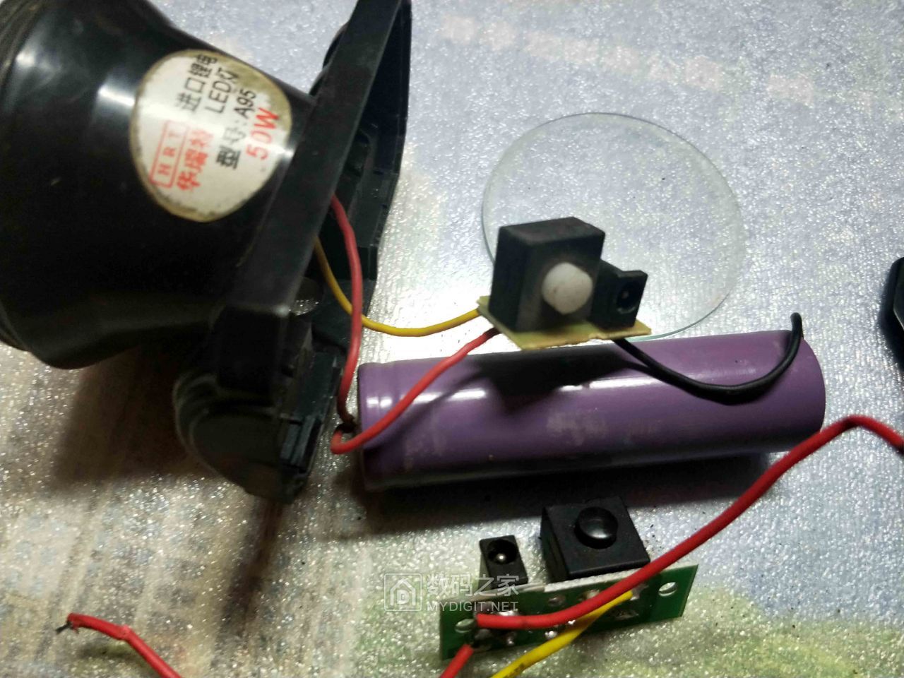 电焊小伙捡了修的头灯 20191129-30双日刊