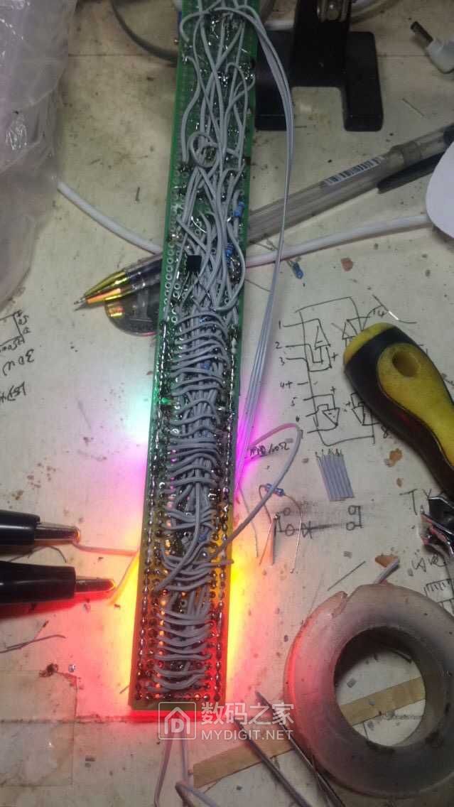 仿制双40段3914带峰值保持的音乐电平指示灯