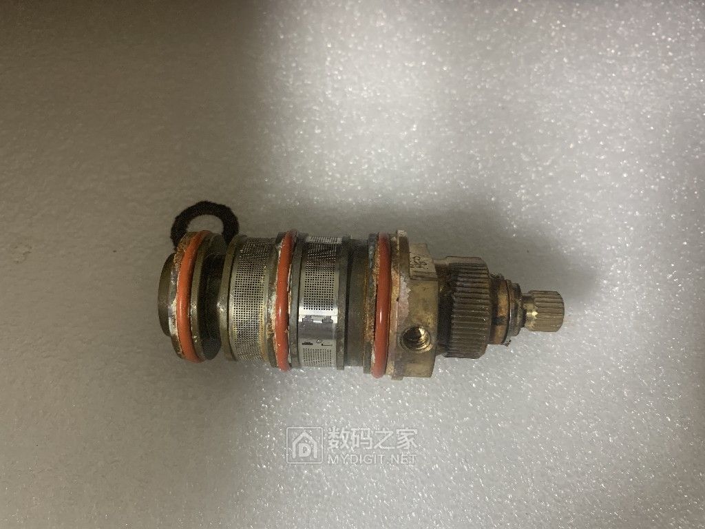 拆解清洗恒温混水阀