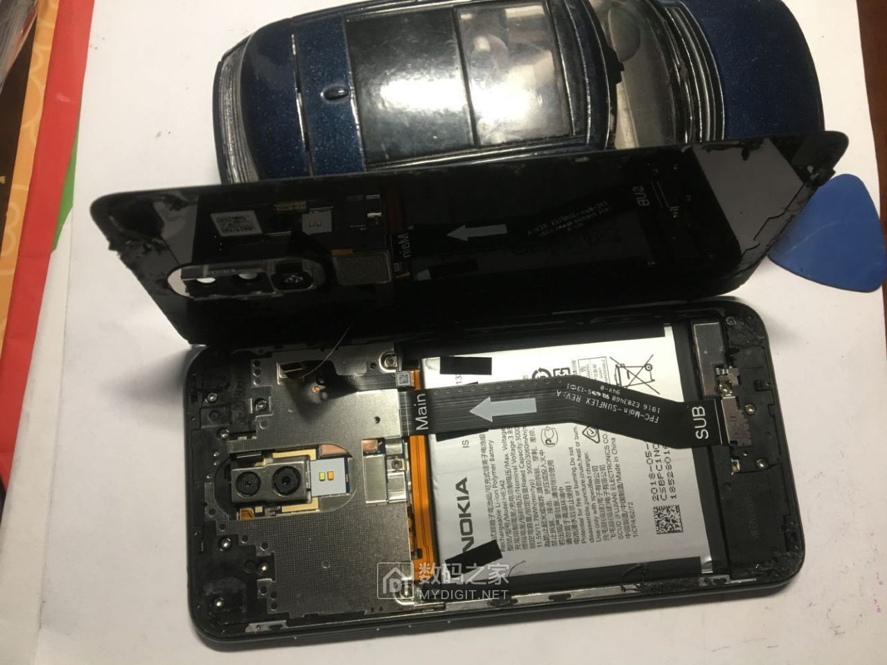 诺基亚x6手机不能充电了 拆了换尾插 拆机乐园 数码之家