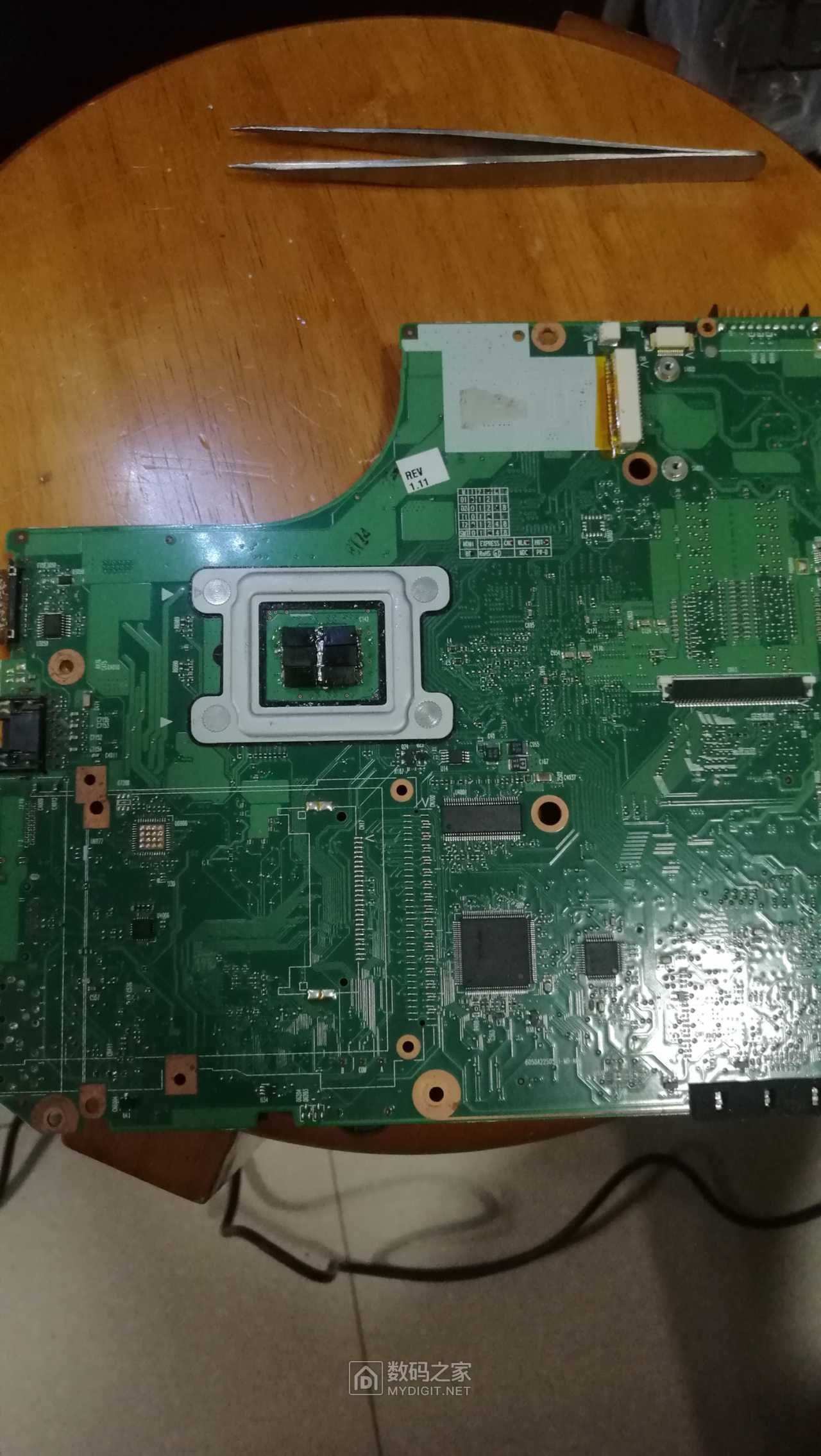 换电容,修个古董东芝l510笔记本 - 拆机乐园 数码之家