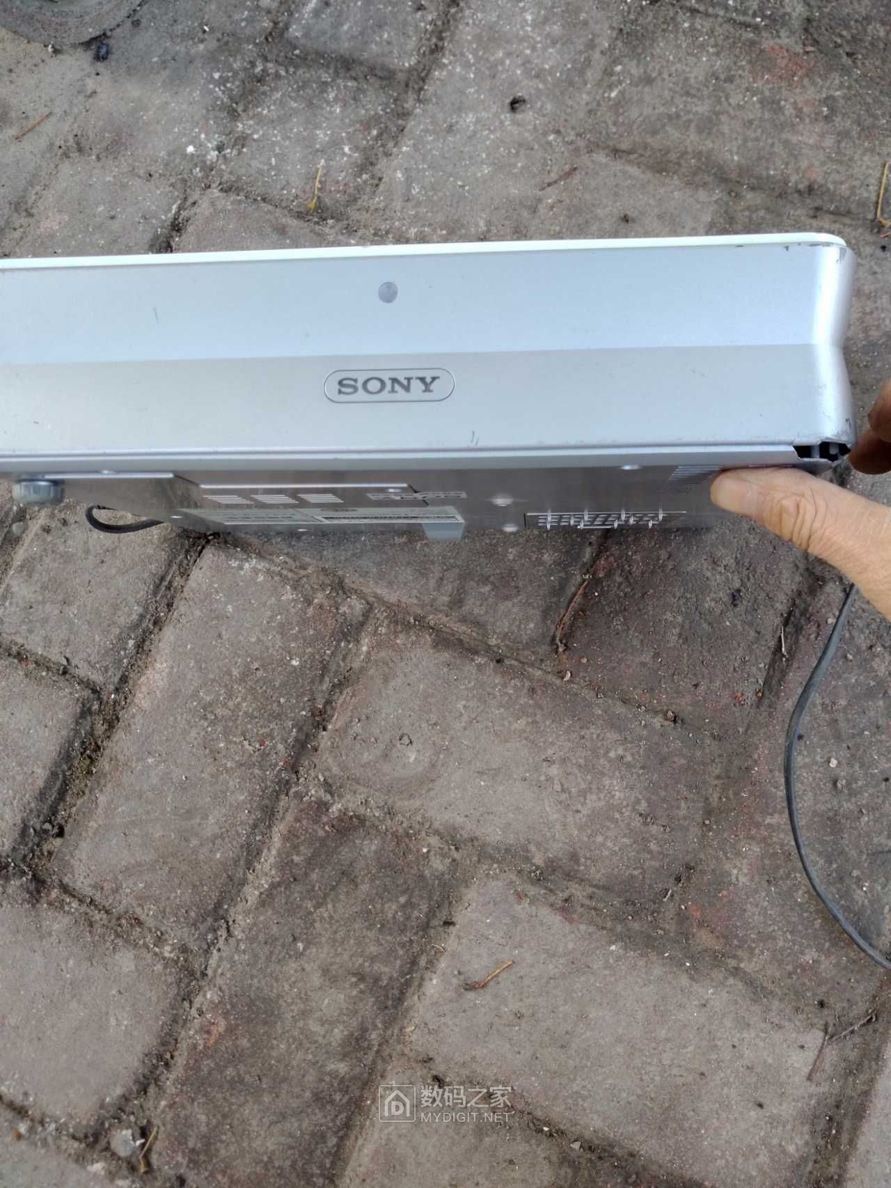 一台旧的索尼vplcx6投影机70块值得入手吗