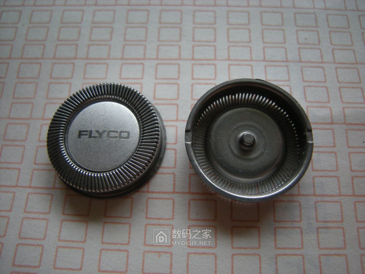 三只飞科flycofs903剃须刀拆机简单比较