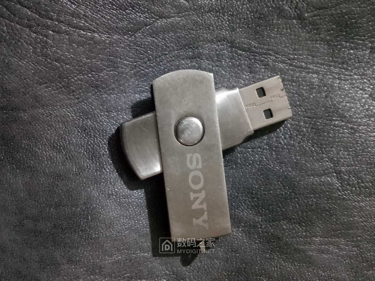 拆一个山寨索尼大法的8g u盘 - 拆机乐园 数码之家