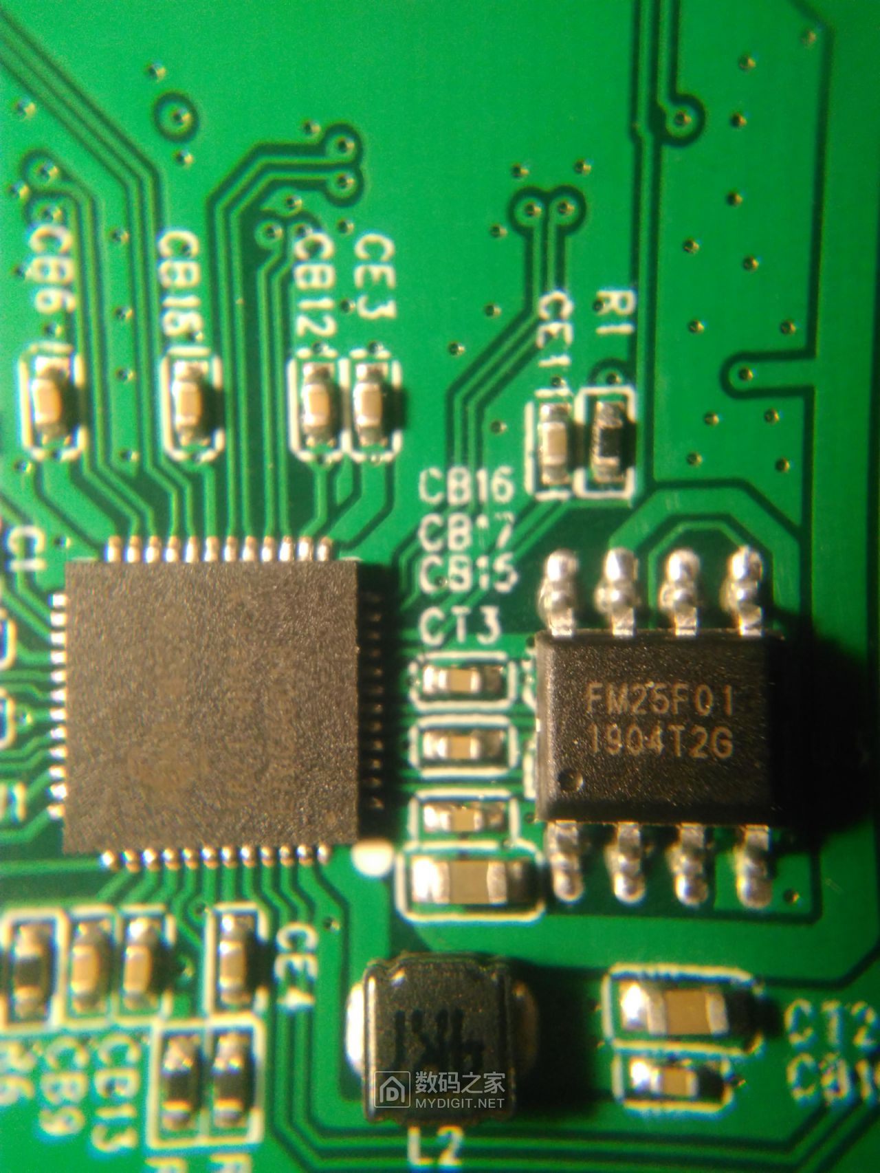 512K-bit(64K-byte)存储器2.7-3.6V 25F01rom储存器.jpg