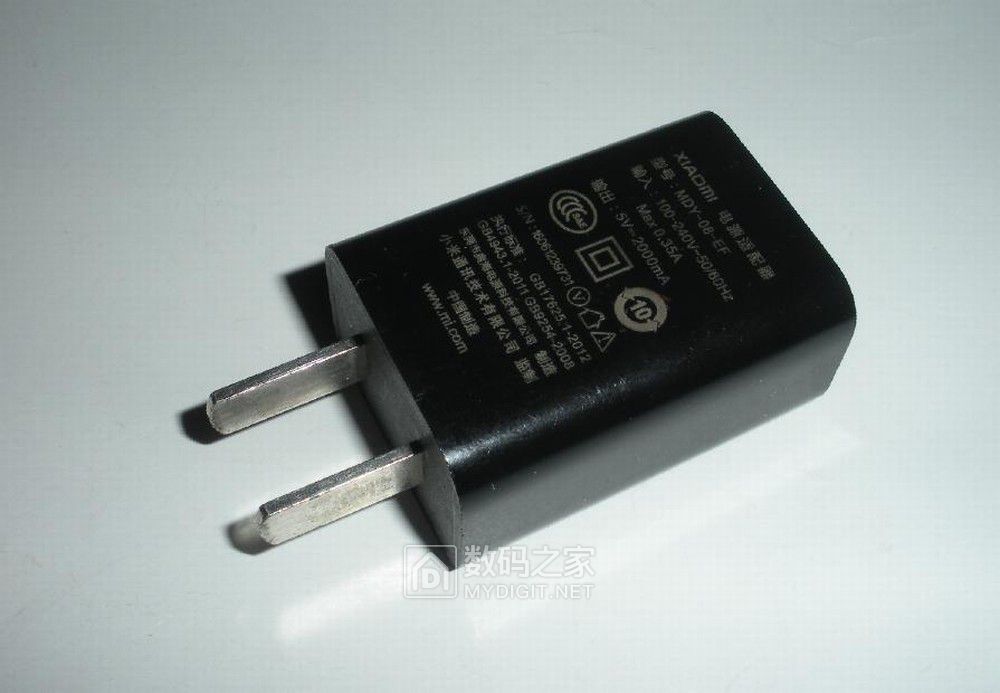 华为荣耀20青春版20w电荷泵快充hw100200c00简单充电测试