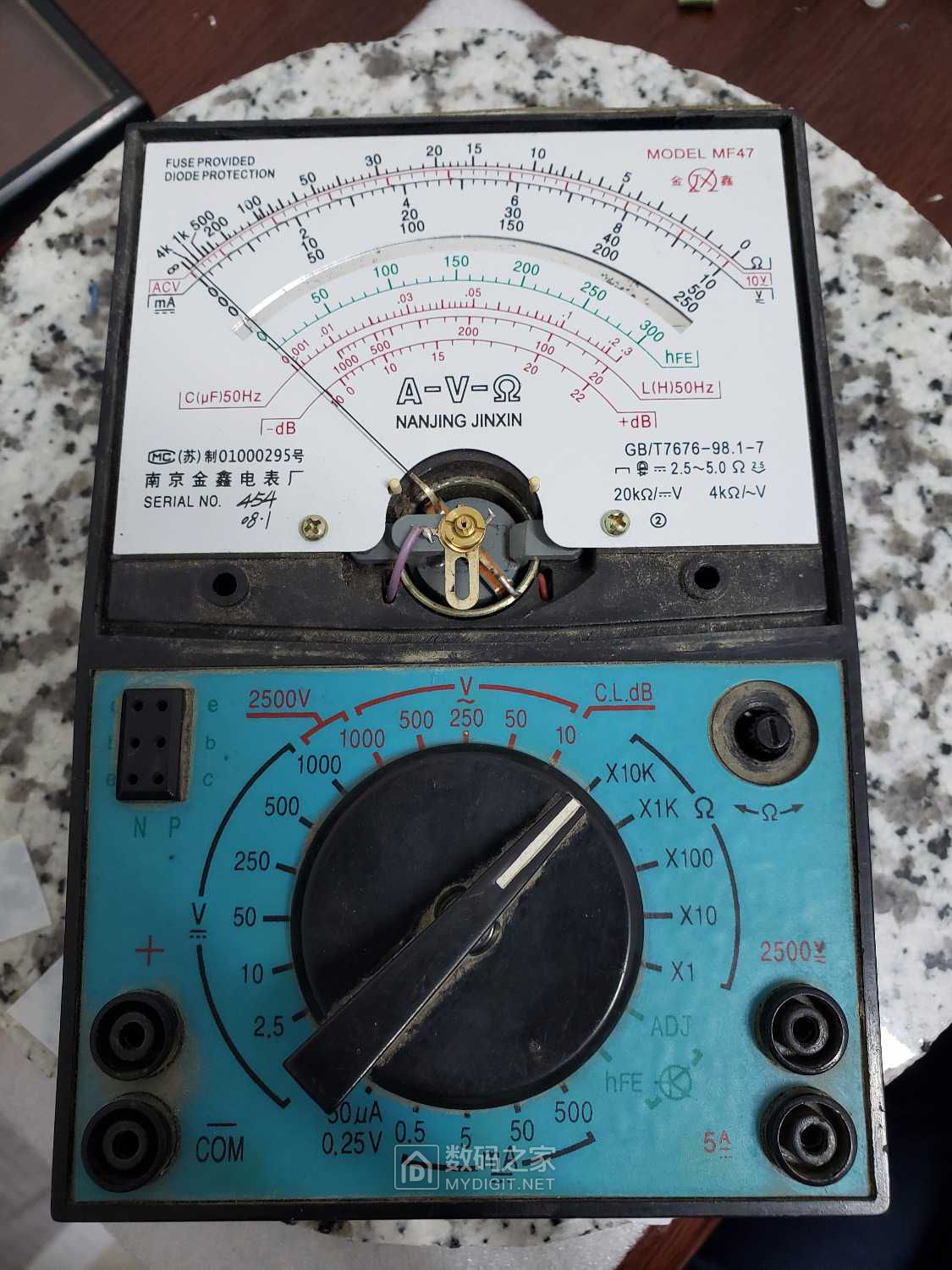 拆个收拾出来的南京金鑫mf47指针万用表