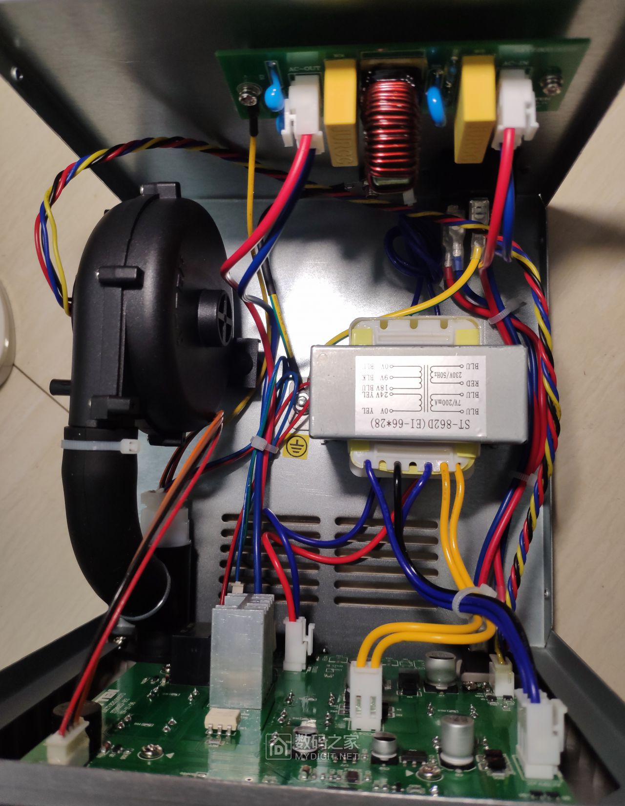 拆解安泰信数显热风枪attenst862d