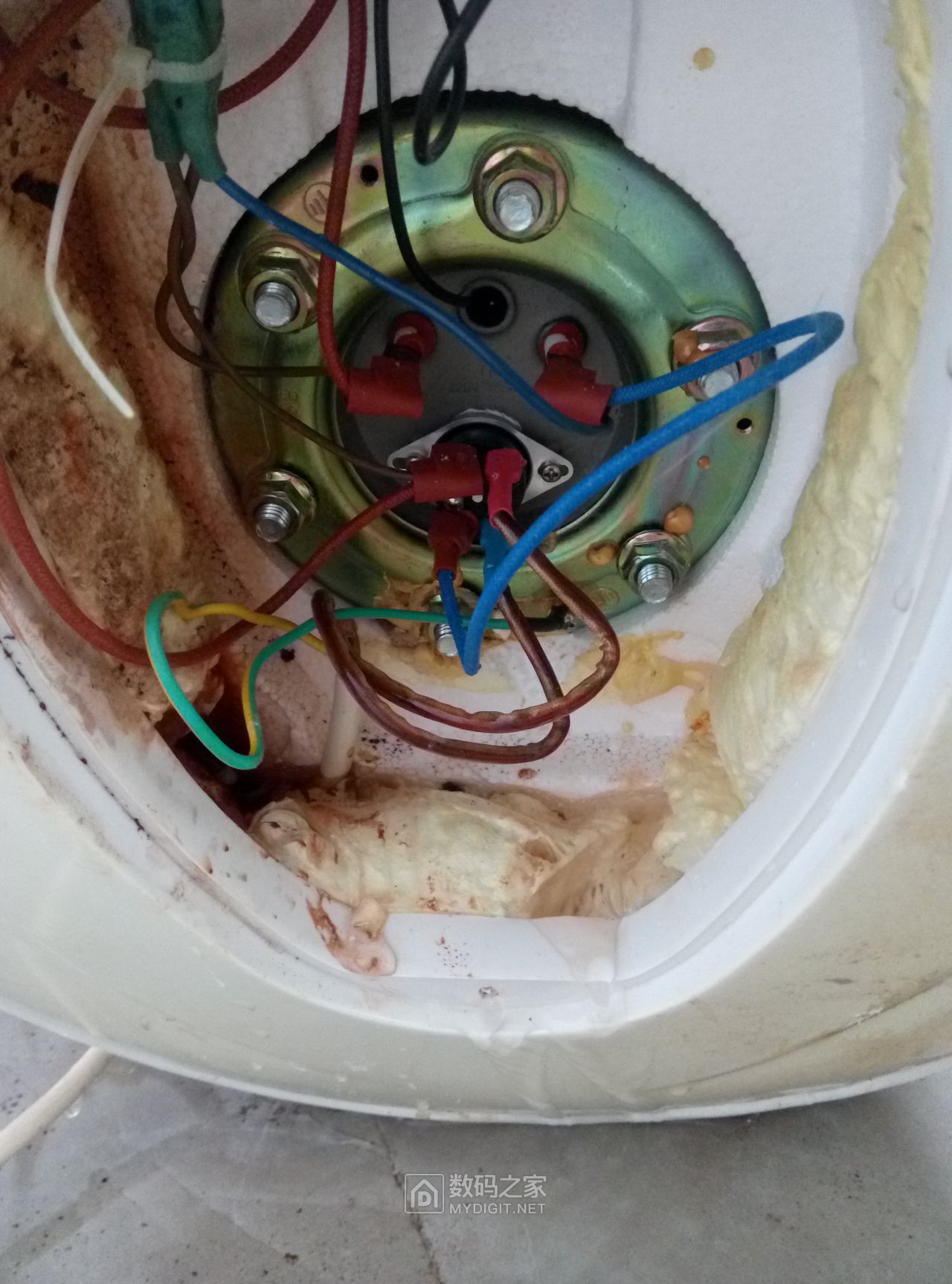 美的d50-16c电热水器漏水拆解