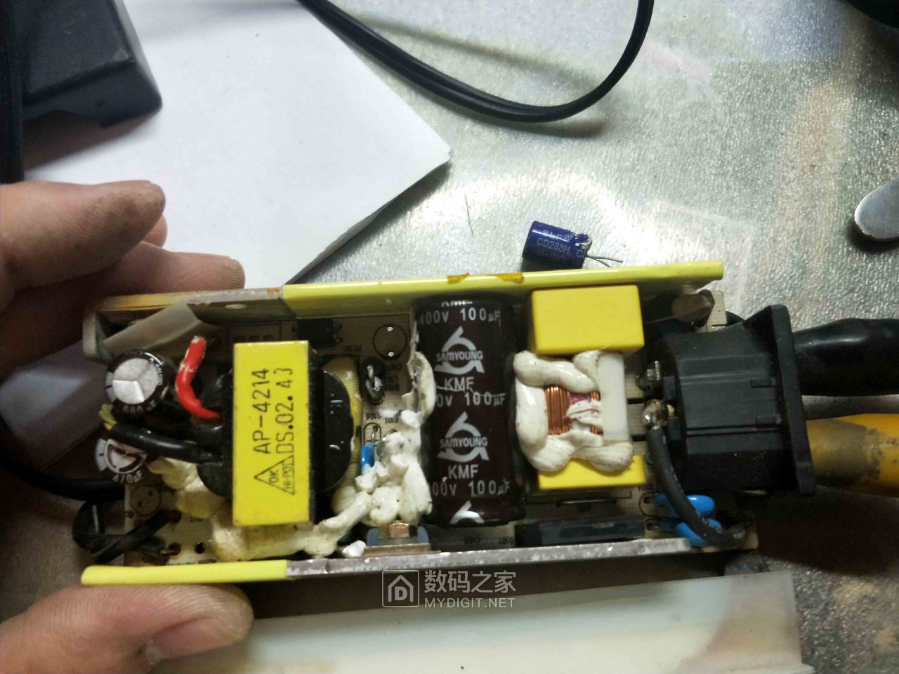 适配器维修图解 100917d9lei4ealliomzss.jpg