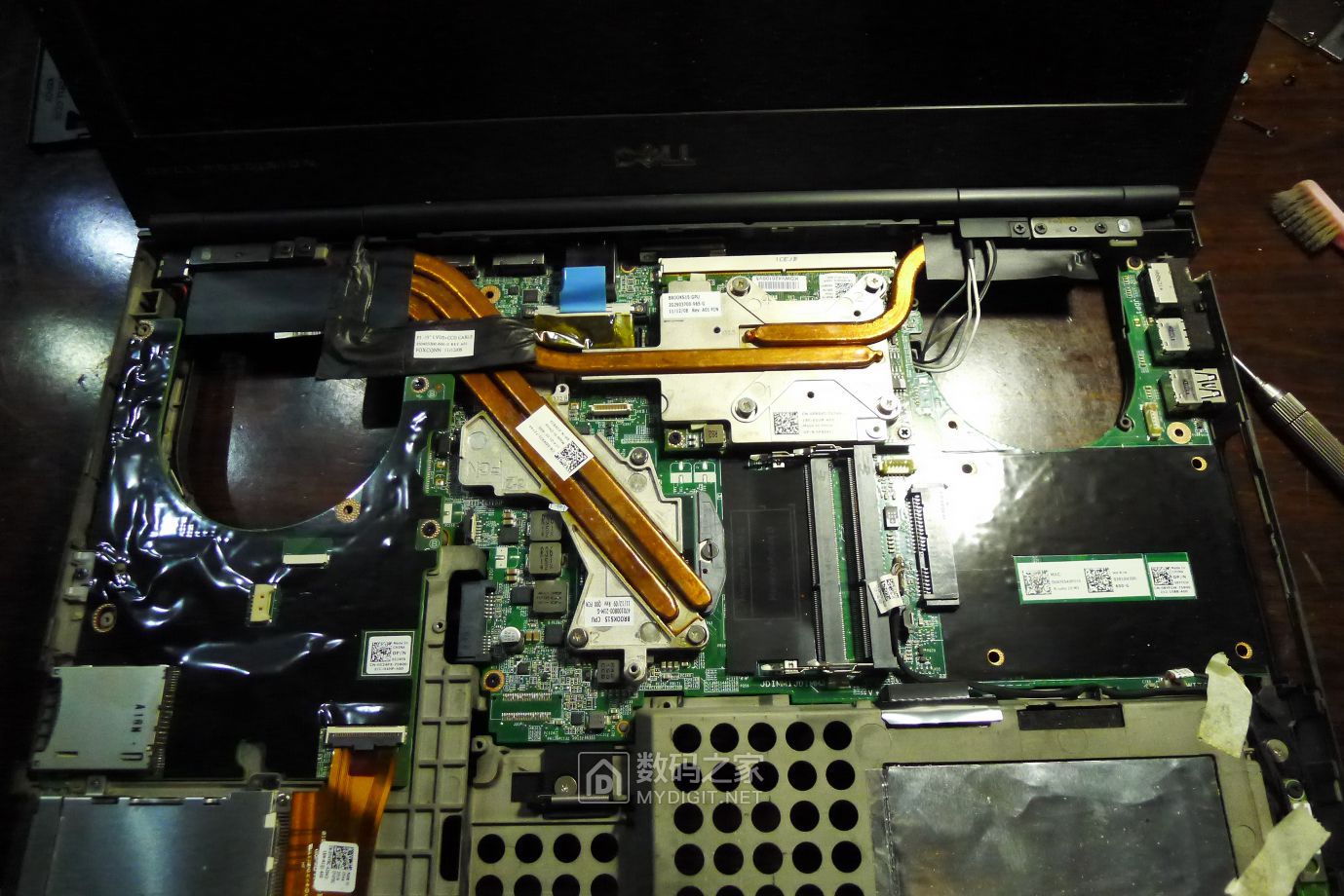拆解戴尔m4600,清灰,给显卡cpu涂散热硅脂 - 拆机乐园 数码之家